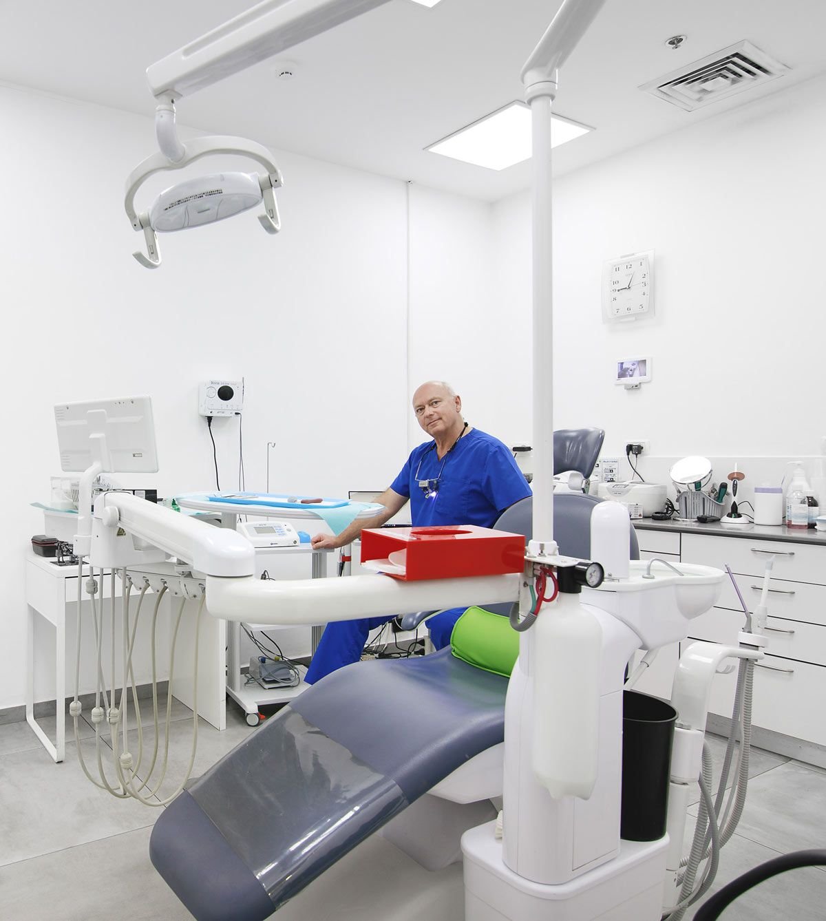 ד"ר טרגנסקי יבגני<br> 04-989-0099